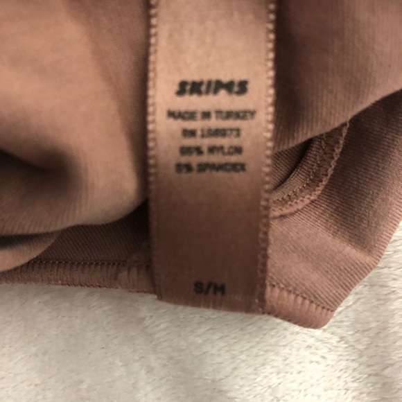 NWB ESSENTIAL CREW NECK LONG SLEEVE BODYSUIT - Picture 5 of 8